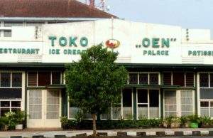 Toko Es Krim Legendaris “Oen” Toko Oen