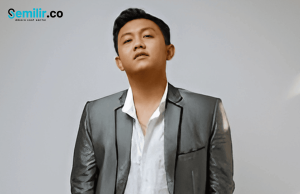 Denny Caknan: Bintang Dangdut Koplo yang Menaklukkan Hati Generasi Muda Denny Caknan: Bintang Dangdut Koplo yang Menaklukkan Hati Generasi Muda