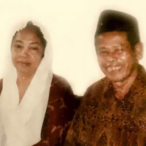 H. Dibyo Sumarto didampingi istrinya, Hj. Sutidjah.
