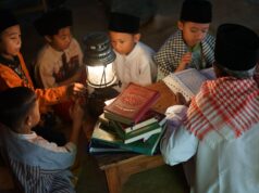Membaca Tanpa Titik Koma: Rahasia di Balik Kitab Kuning Pesantren kitab kuning