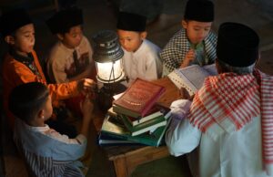 Membaca Tanpa Titik Koma: Rahasia di Balik Kitab Kuning Pesantren kitab kuning